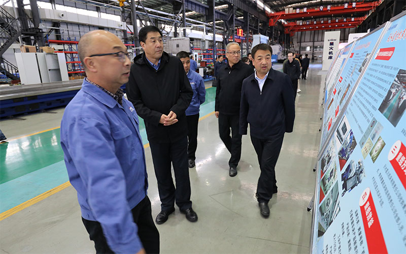 市委常委政法委書記劉天波來星火機(jī)床公司調(diào)研 市委常委政法委書記劉天波來星火機(jī)床公司調(diào)研