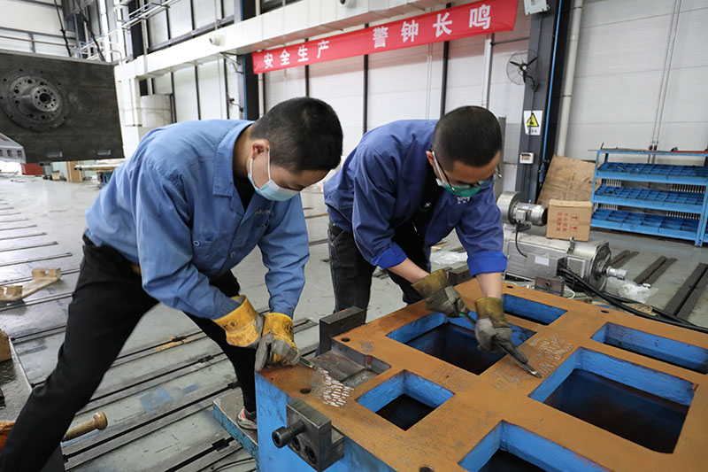 實字當頭  干字為先    清明假期他們這樣過 實字當頭  干字為先    清明假期他們這樣過