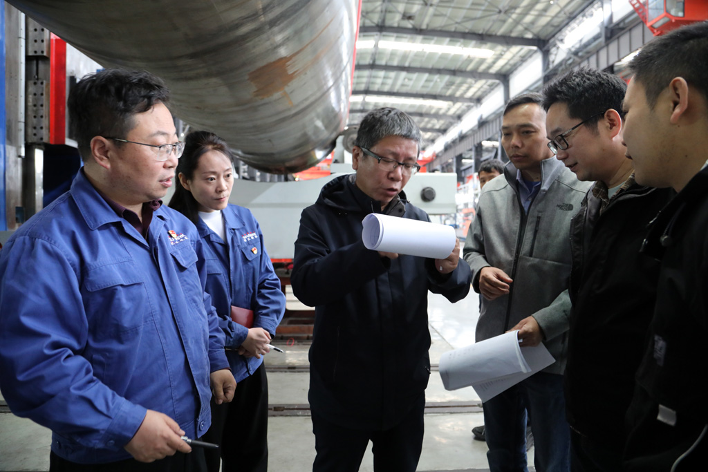 星火機床——武昌造船聯(lián)合研發(fā) “超大直徑筒體數(shù)控開孔設(shè)備”通過預(yù)驗收